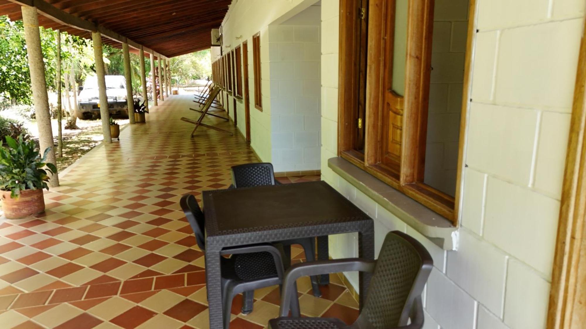Hotel Campestre Las Cavernas La Mesa Norte Exterior foto
