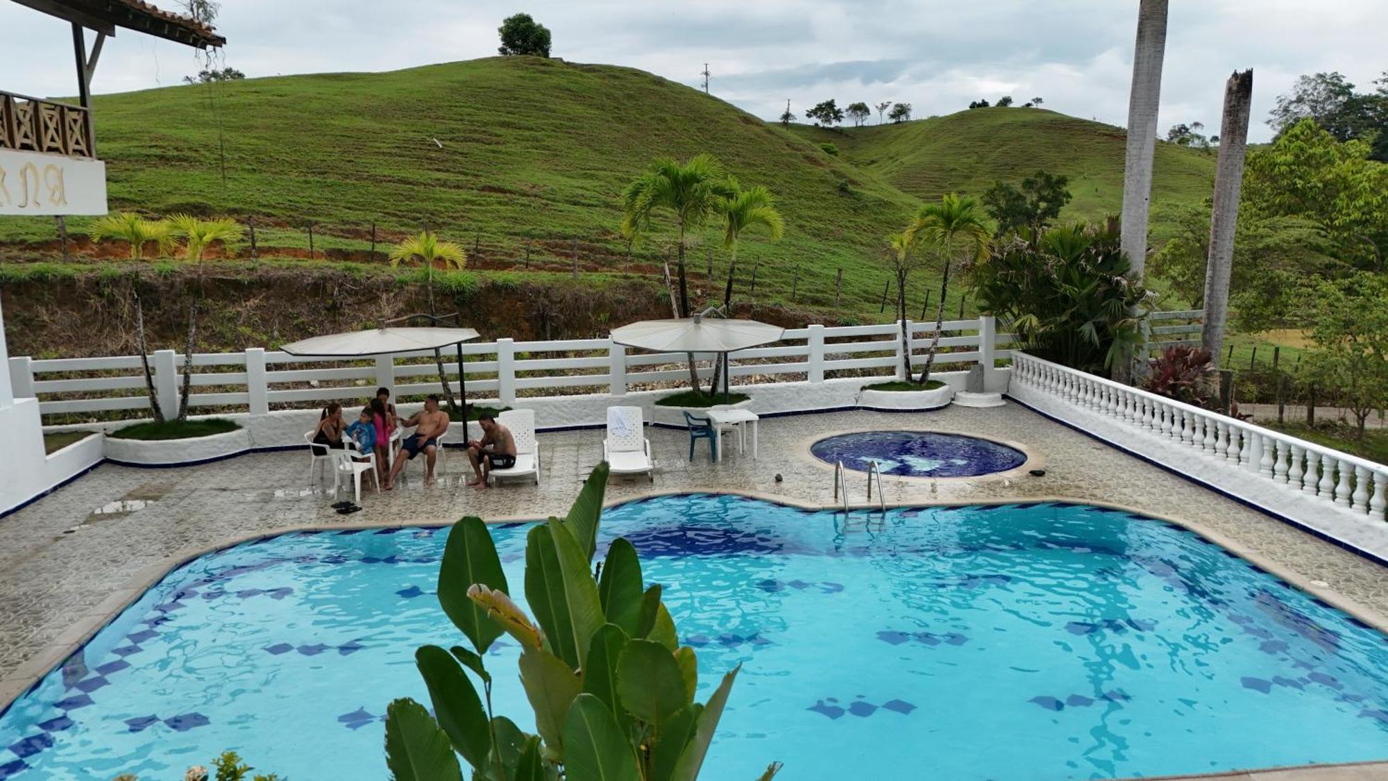 Hotel Campestre Las Cavernas La Mesa Norte Exterior foto